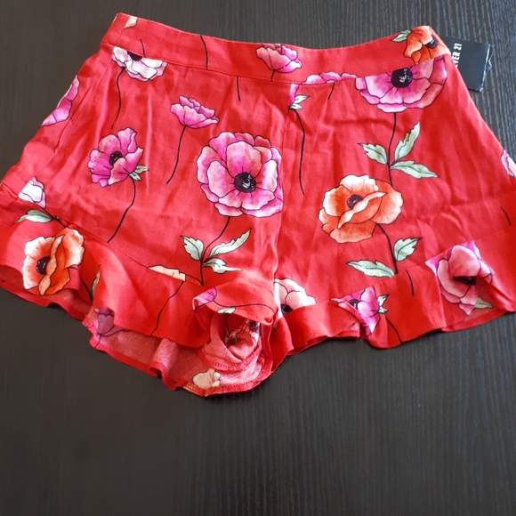 Forever 21 Floral Shorts - Picture 2 of 6